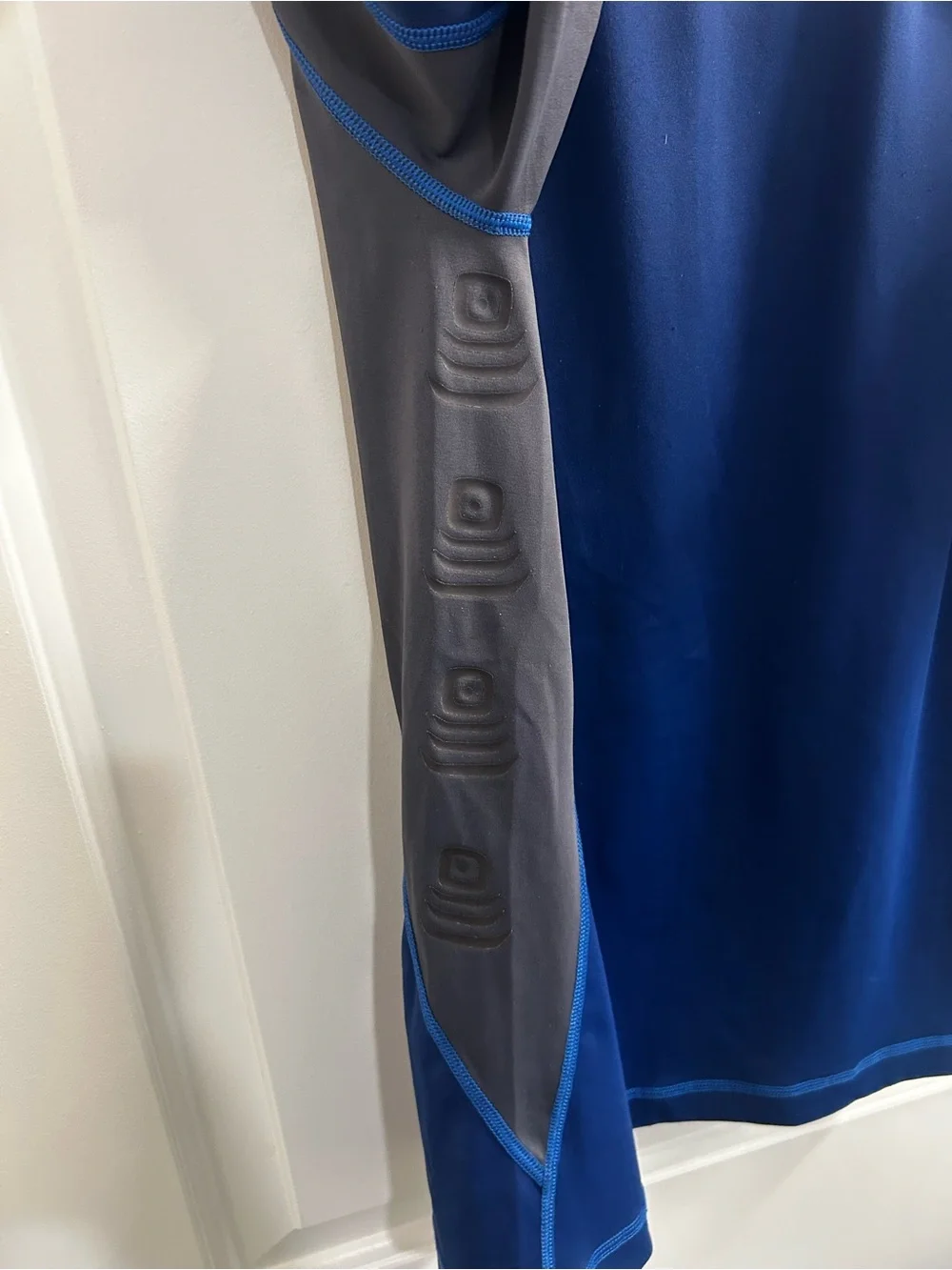 REI Boys Rashgaurd Sz M